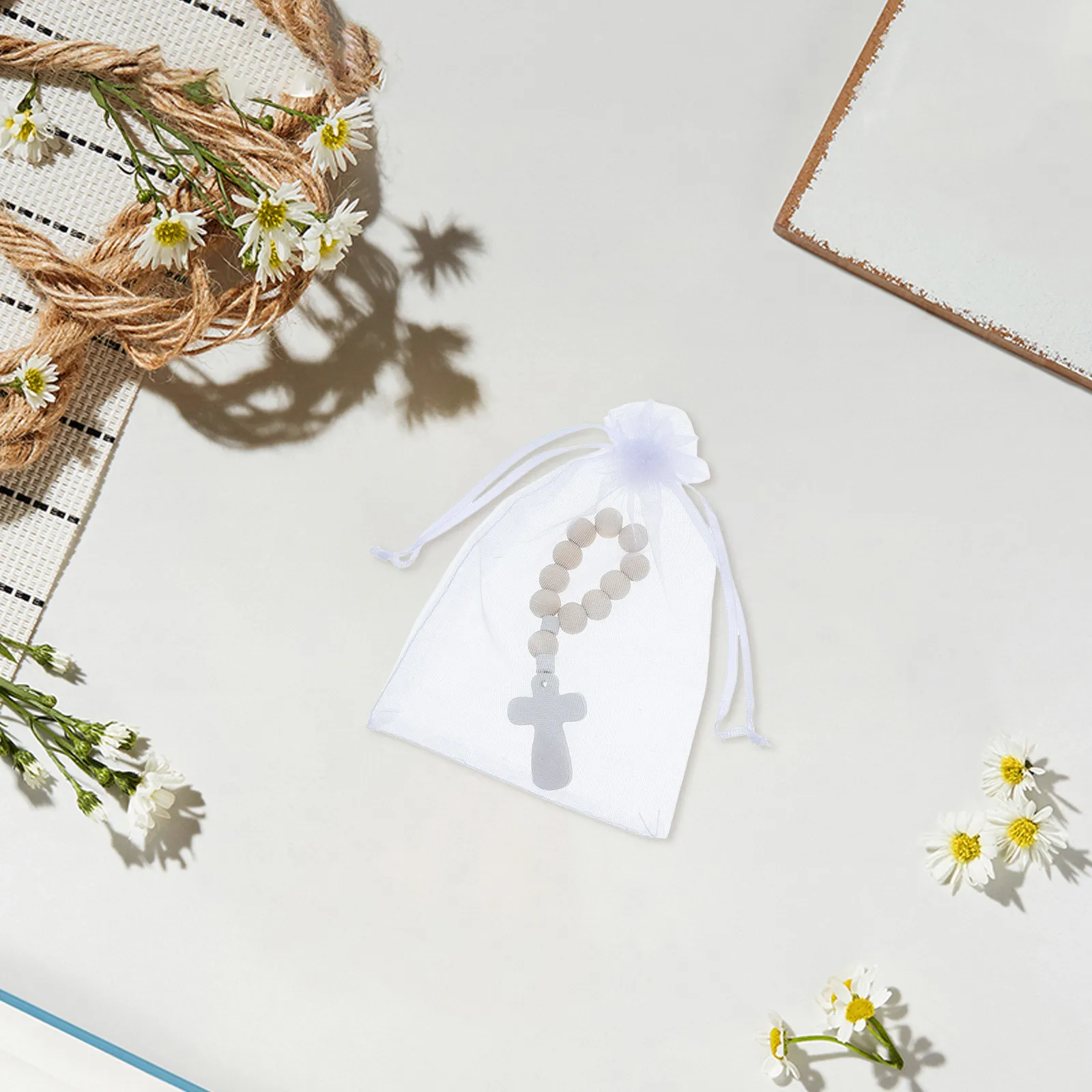 

40 наборов деревянных браслетов-розариев с крестом, подарки для крещения, первого причастия, вечеринок, маленькие розарии в сетчатых мешочках