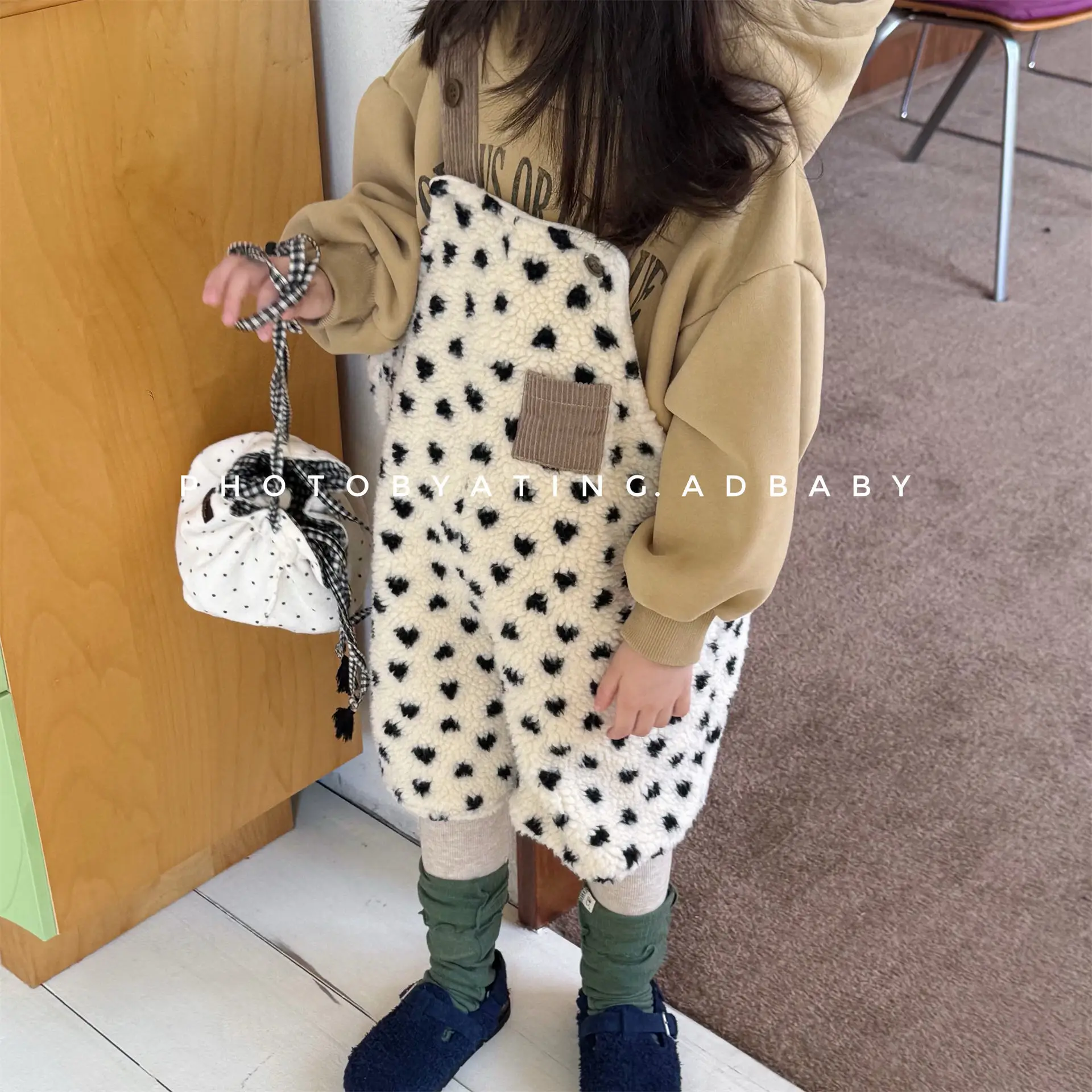 

2025 Winter New Children Lamb Fleece Overalls Fashion Heart Print Girls Strap Pants Kids Warm Casual Pants Baby Casual Overalls