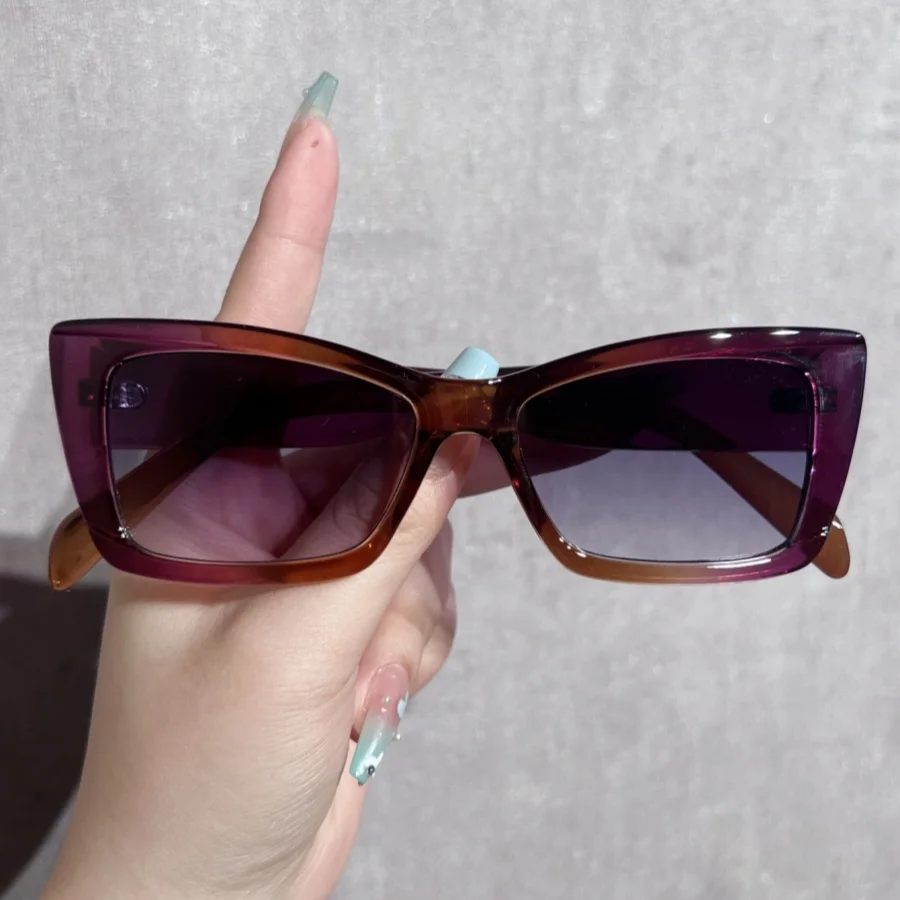 1 قطعة نظارات الموضة النسائية نمط جديد حساسة إطار صغير عين القط أنيقة متعددة الاستخدامات عادية العصرية نمط الشارع عيد الميلاد ديكورا