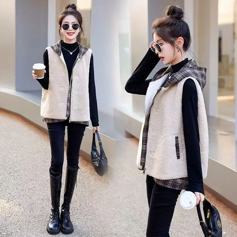 Autunno Inverno Nuova imitazione lana di agnello plaid con cappuccio Splicing Vest Donna Moda Casual senza maniche caldo gilet femminile Top