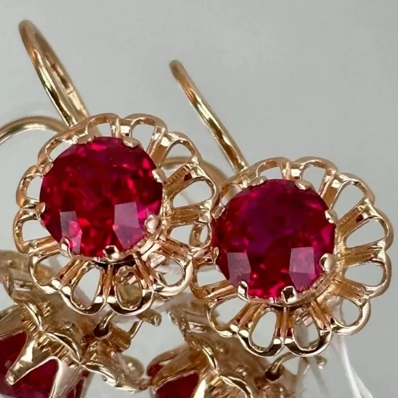Vintage-Charme Glänzende Rote Synthetische Zirkonia Blumenförmige Tropfenohrringe Damen Mode Romantischer Bankett-Hochzeitsschmuck Accessoire