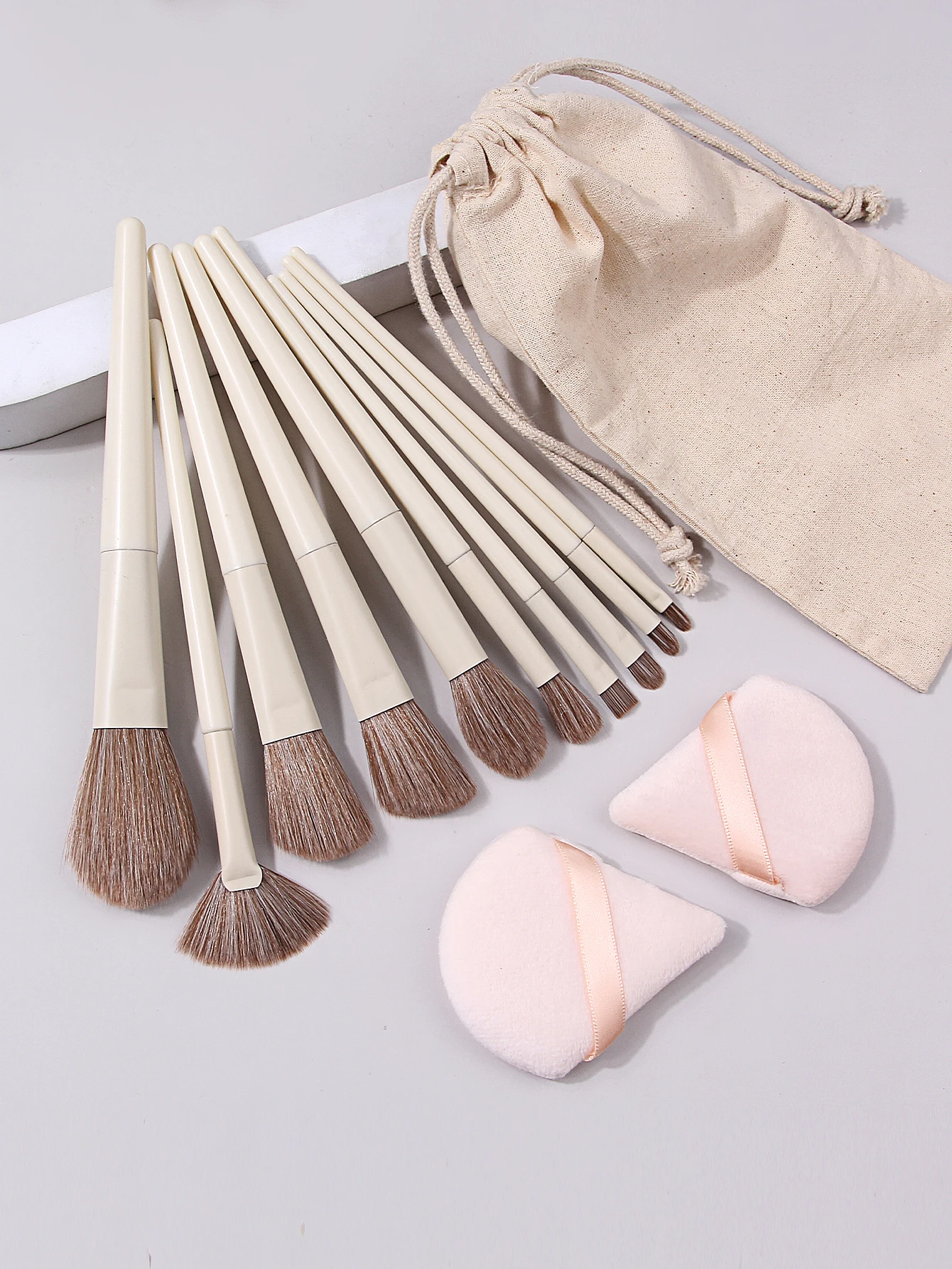 13종 메이크업 브러쉬 세트, 삼각형 파우더 퍼프, 보 - Beauty Makeup Tools Set 리뷰 및 가격