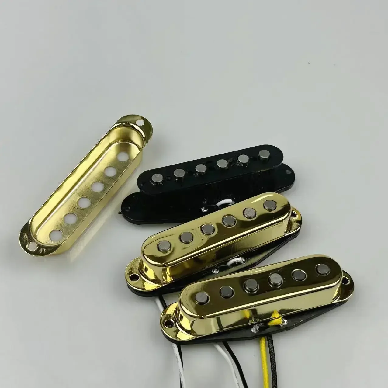 

Shop Bo-Hong Store-Hot Sale-Single Coil Guitar Pickups Golden Metal Cover Alnico 5 Guitar Accessories 1 Set For 6 String Guitar