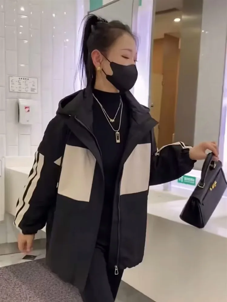 เสื้อแจ็คเก็ตเบสบอลพิมพ์ลายทรงหลวมสำหรับผู้หญิง ฤดูใบไม้ผลิ ฤดูใบไม้ร่วง 2025 รุ่นใหม่ ระดับไฮเอนด์ สีสันสดใส ป้องกันลม