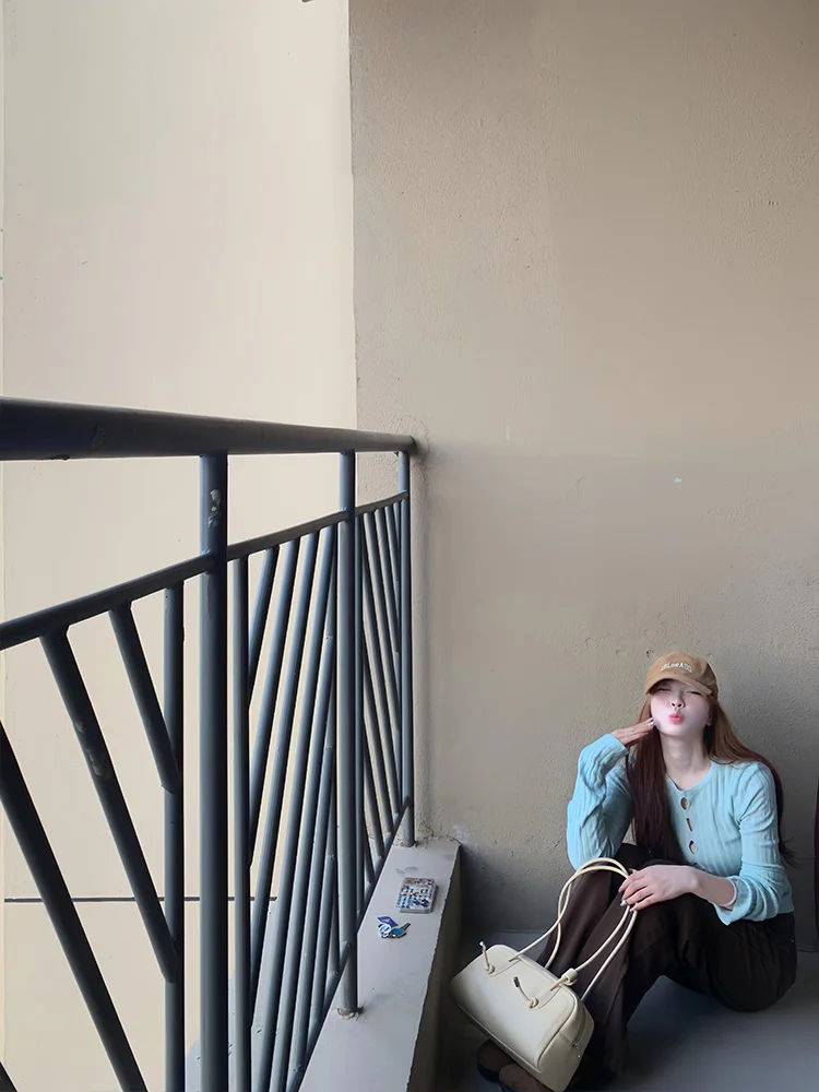 

Korean Sle een Hollow out Knitted Top Women's Early Autumn 2024 New Thin Long Sve Slim Fit Base Layer irt