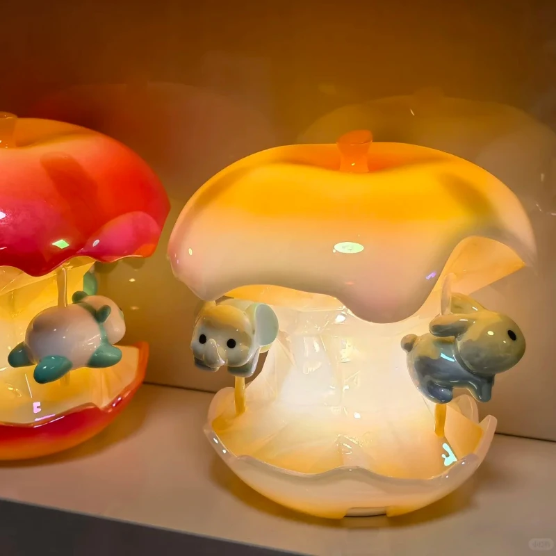 أبل الجنة سلسلة اللمس ضوء صندوق أعمى اللعب صندوق الغموض دمية بولي كلوريد الفينيل كاروسيل بات ضوء الليل غرفة الكرتون الحلي شجرة مصباح