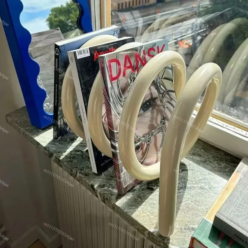Modern Creative Storage Rack Spiral Bookstand Metal Magazine Rack Home Hotel Decoration Books Oganizer