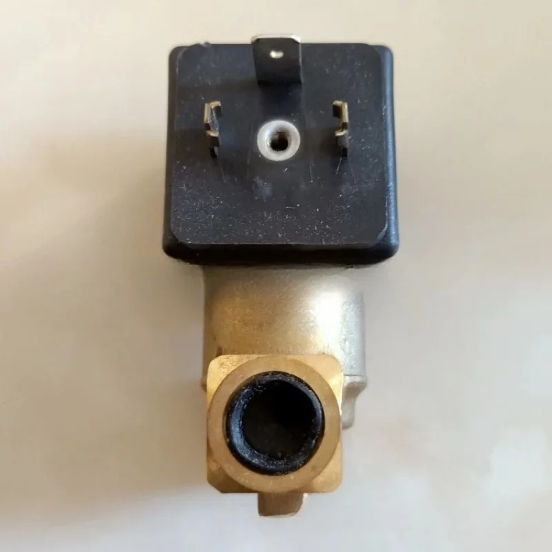 New Fuel Solenoid Valve, Three-way Explosion-proof Solenoid Valve A03RN24 Series NF8327B