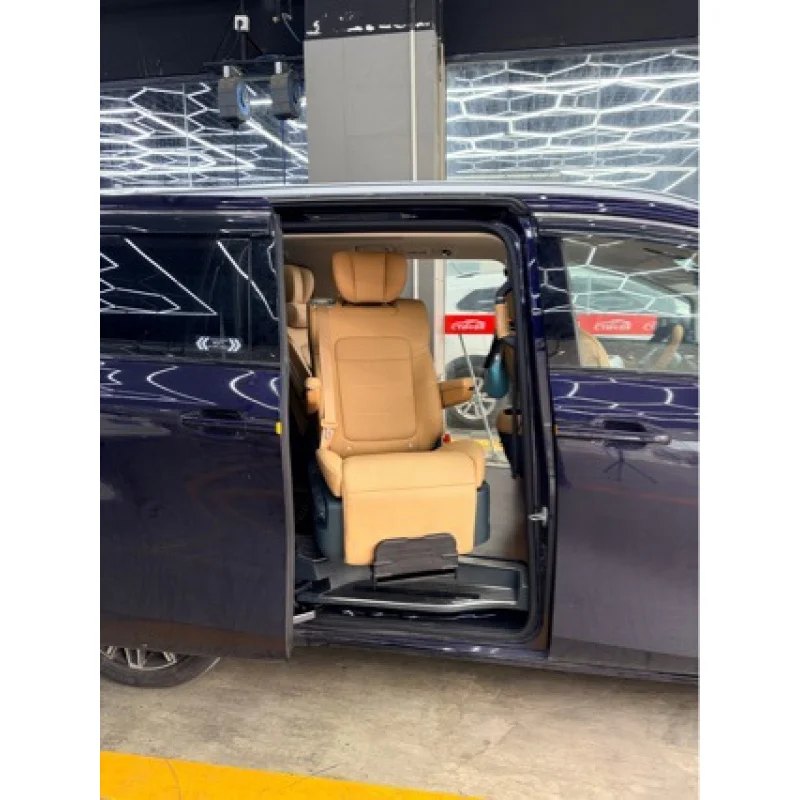 Suitable Trumpchi E8 Vehicle Elderly Disabled People, Welfare Version With Rotating And Adjustable Seats For
