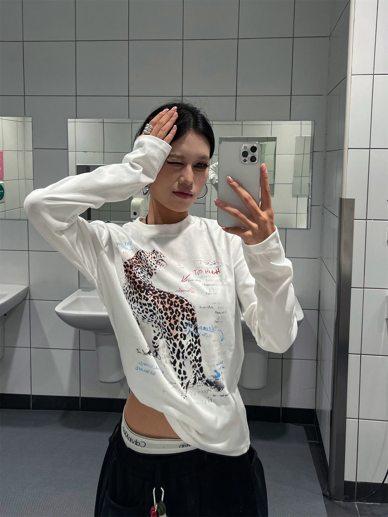 Y2K Vintage Leopard Print Graffiti Letter Crew Neck Long Sleeve Top Women Slim Fit Casual Streetwear Fall Winter Blouse