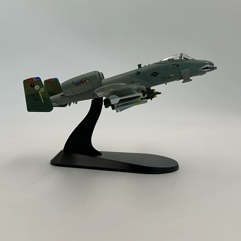 Diecast 1/100 Scale American A10 Attack Fighter Aircraft Model Flying Tigers Alloy Aircraft Model Collectible Decorative Item
