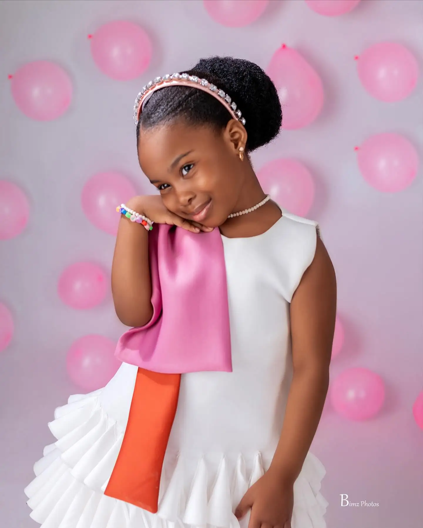 カスタマイズされた白いフラワーガールドレス 結婚式用 膝丈 プリンセス誕生日パーティードレス