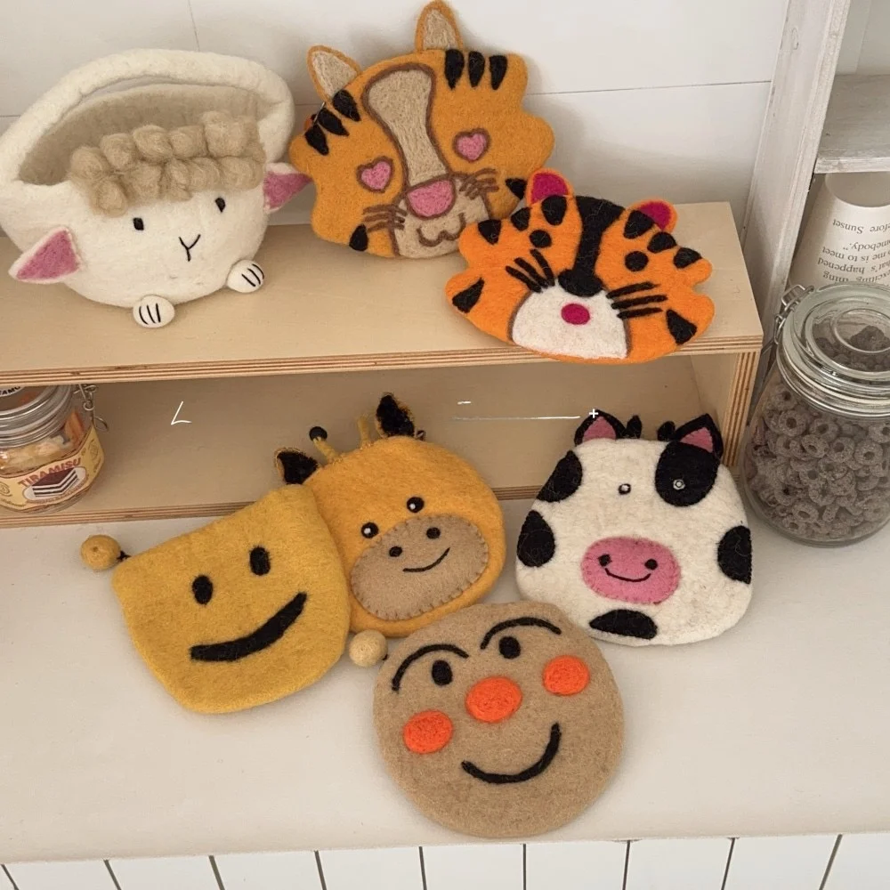 Handmade Autumn Winter New Style Tiger Cow Wool Felt Coin Purse Cute  Design Zipper Bag Accessory Creative Gift