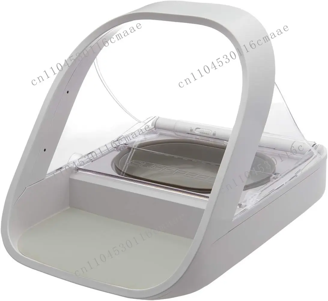Modern lightweight self-selecting pet feeder for dry and wet food, allowing cats and dogs to easily feed without stress.