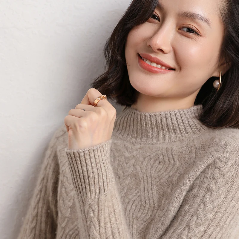 New Cashmere Sweater In Autumn And Winter, Women\'s Semi-High-Necked, Thick-Sleeved, Fashionable And Comfortable Bottoming Coat.