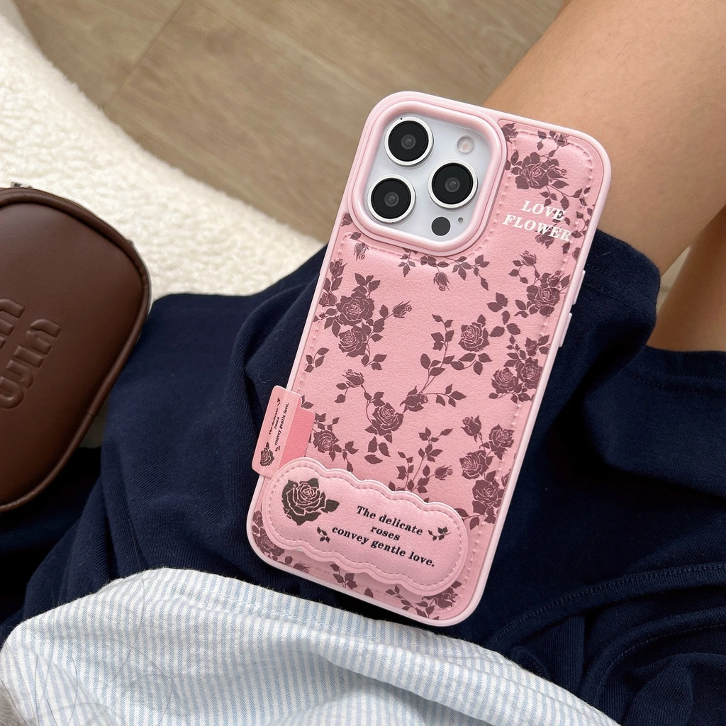 เคสโทรศัพท์หนังลายดอกกุหลาบสีชมพูน้ำตาลแบบเต็มจอพร้อมที่จับ สำหรับ iPhone 17 16 15 14 13 Pro Max