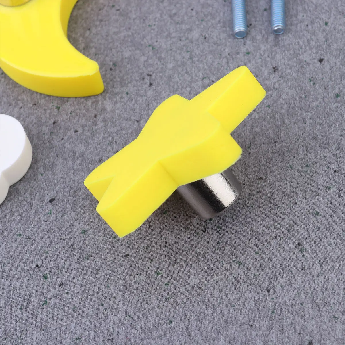 2 Pcs Anti-Bumping Cartoon Rubber Pull Handles Unique Star Shaped Wardrobe Cabinet Door Drawer Knobs Yellow Furniture Hardware