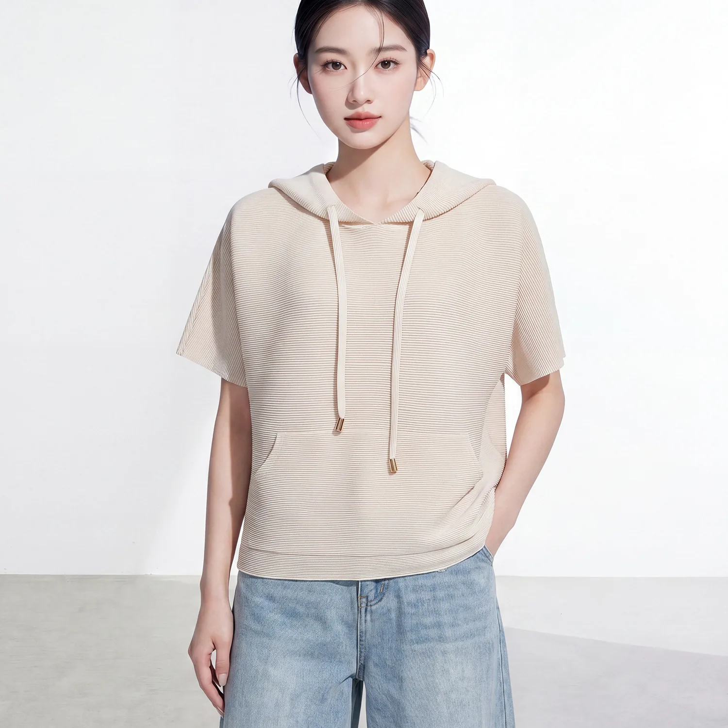 Summer hooded top for women, high-end, loose fit, slimming, solid color, relaxed style, casual short-sleeved T-shirt.