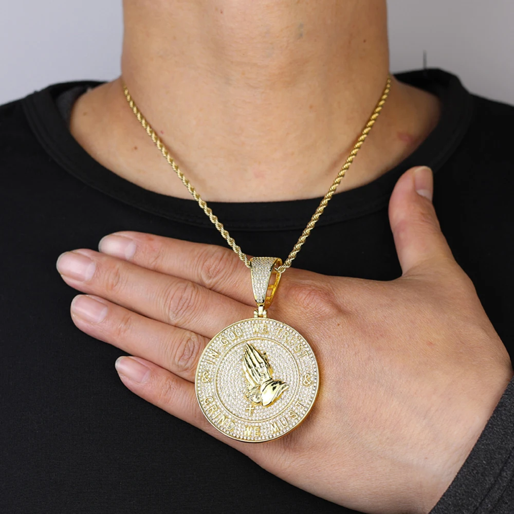 New Iced Out In God We Trust Pendants Necklace Bling CZ Cubic Zirconia Praying Hands Round Charm For Men Women Hip Hop Jewelry