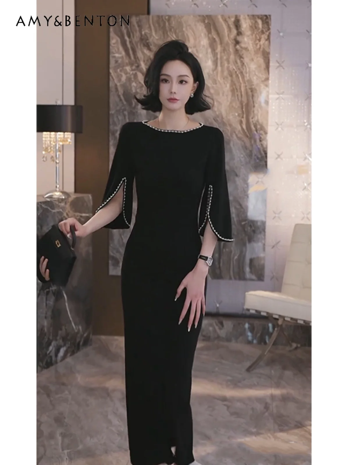 

2025 Spring and Autumn New Women's High-End Design Heavy Beaded Black V-Neck Slit Slim High-Waist Medium-length Dress