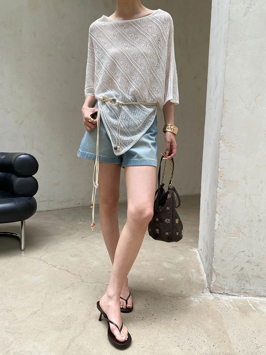 Sommerliche Damen-Casual-Shorts aus Denim in einfarbigem Design mit weitem Bein und A-Linie, figurschmeichelnd und als Hotpants geeignet. – Detail 14