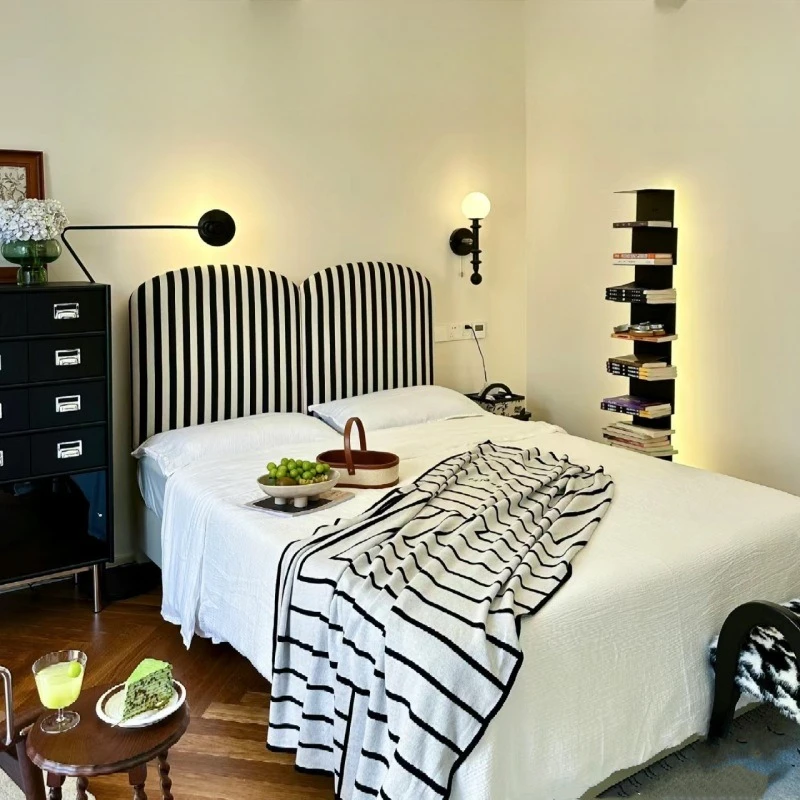 Ancient zebra pattern black and white vertical stripe fabric bed in the bed Master bedroom marriage bed