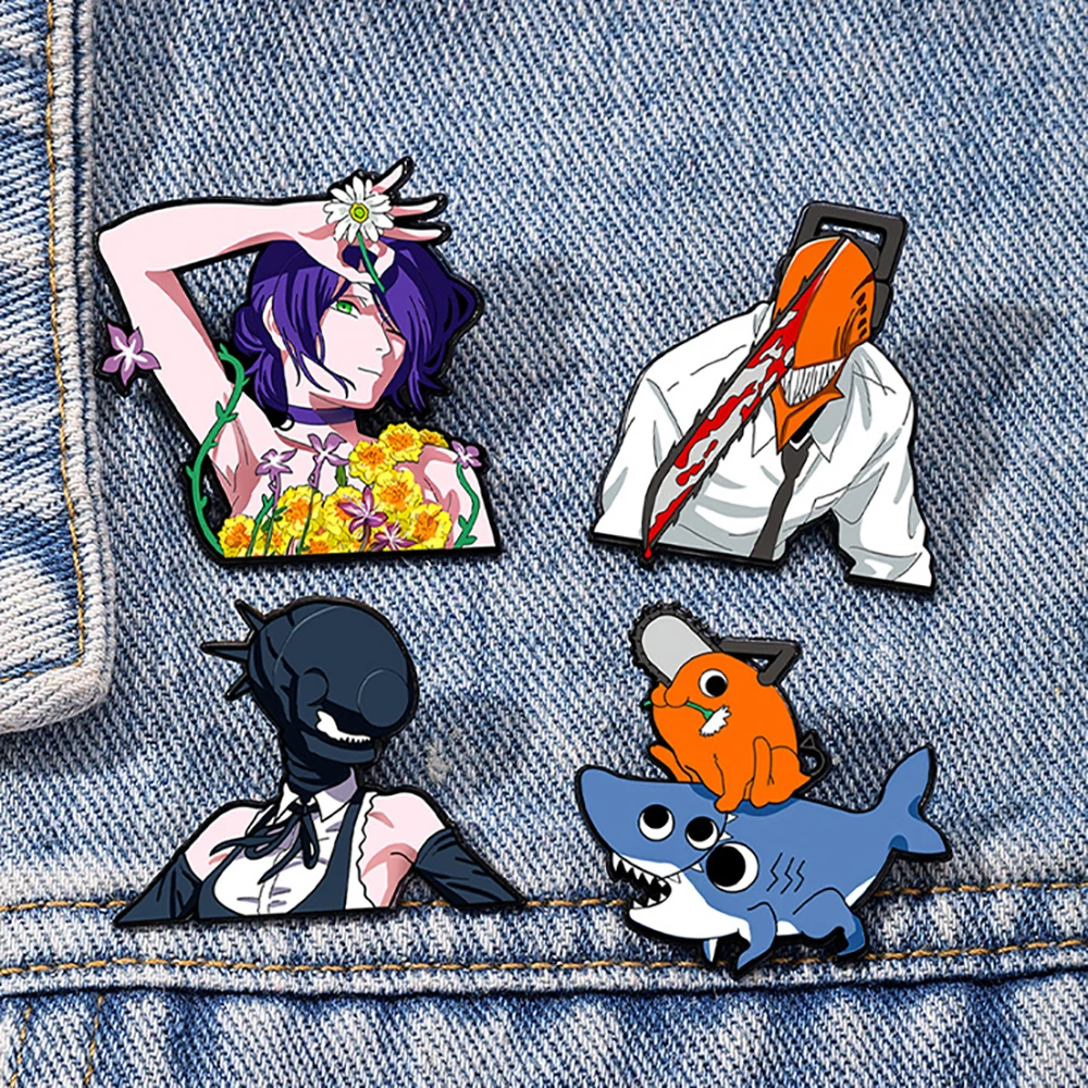 Set di 4 Spille Anime Chainsaw Man The Movie Reze Arc, Badge Cosplay di Hayakawa Aki, Spille in Metallo per Costumi e Accessori per Borse