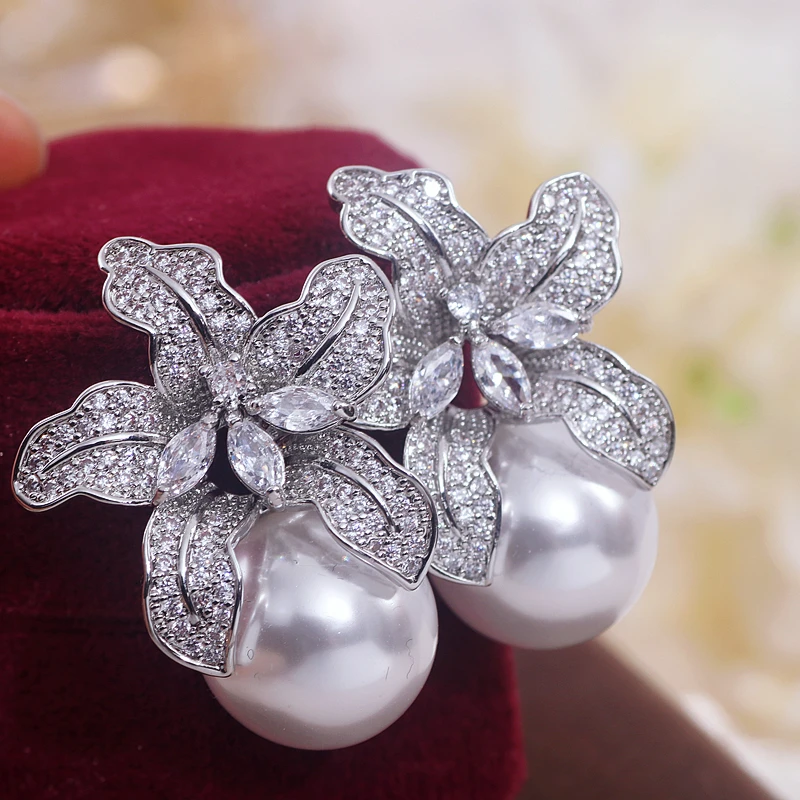 Elegant Imitation Pearl Big Stud Earrings Luxury Sparkling Zircon Crystal Flower Earrings for Women Female Wedding Party Jewelry