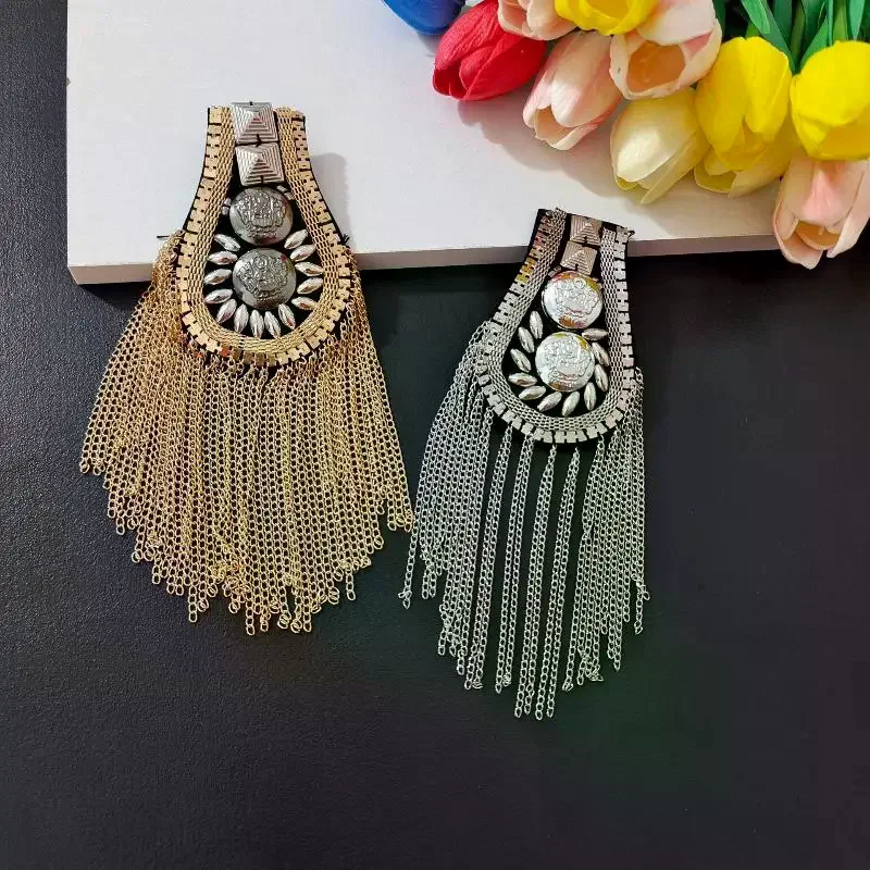 1Pc British Style Brooch Small Suit Shoulder Strap Multi Tassel Rivet Epaulet Epaulette Pin On Women Men Suit Accessories