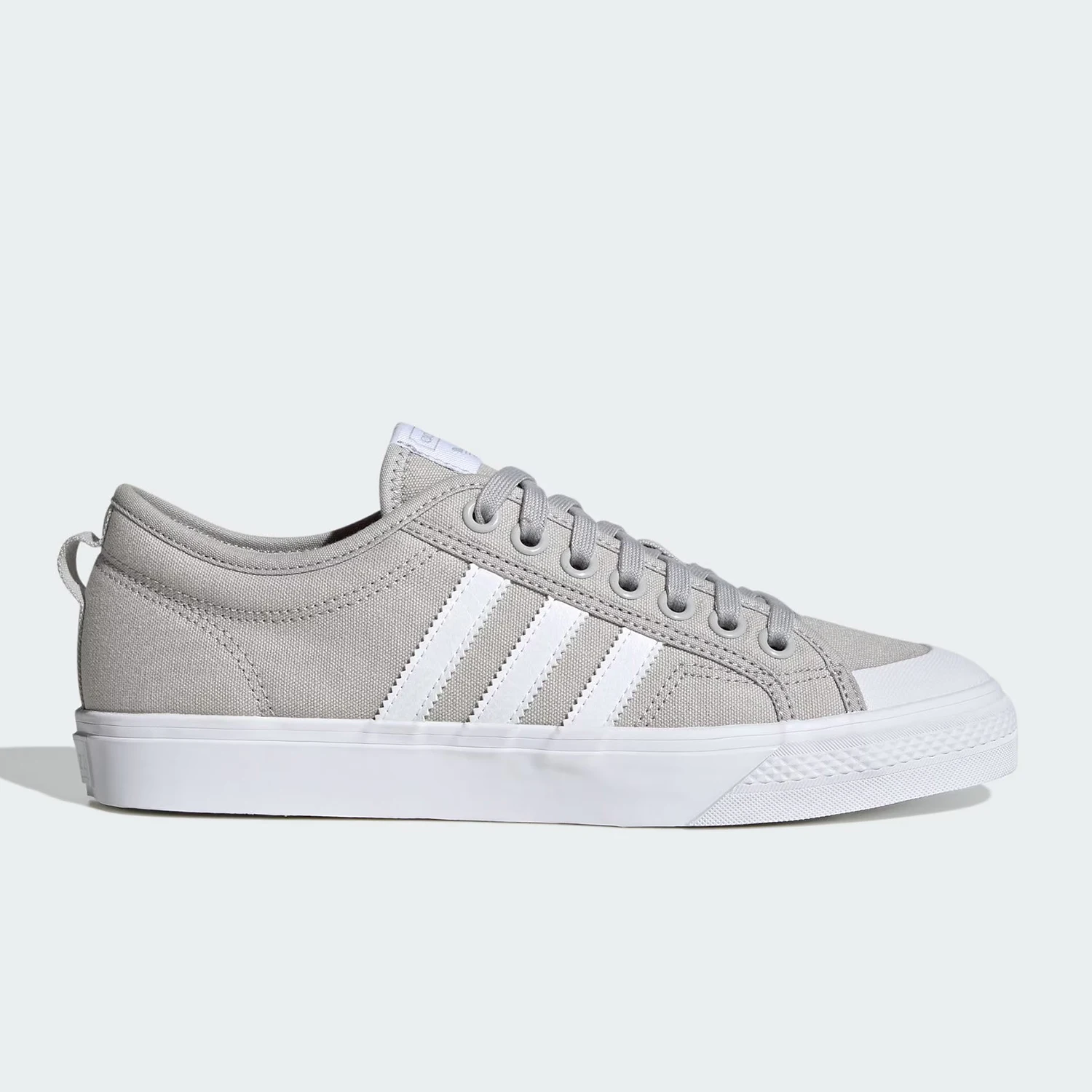 

Adidas genuine Originals Unisex Classic Low-top Casual Sneakers HQ8526