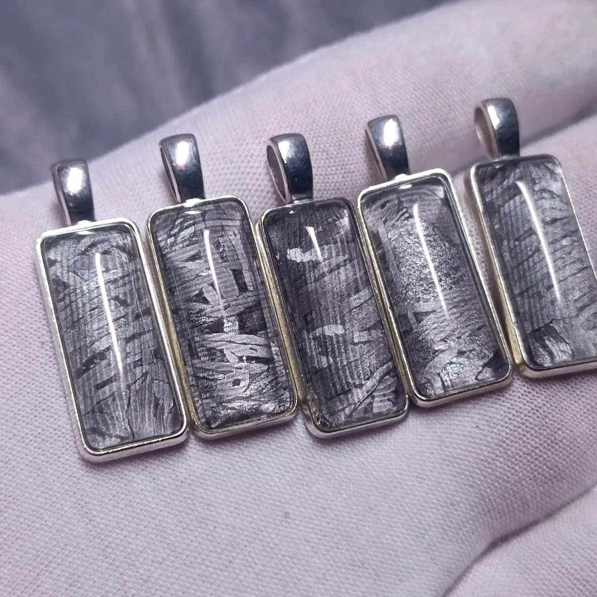 Meteorite Pendant Small Falling Stone Brand Aerolite Altay Iron Meteorite Collection Specimen Home Stone Decorative Ornaments view 2