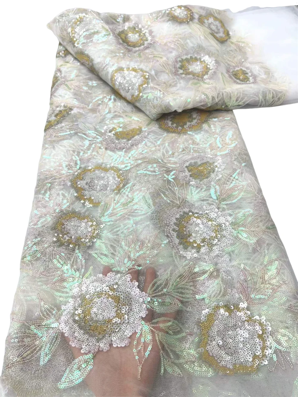 

Новая высококачественная нежная элегантная мягкая вышитая ткань из тюля с пайетками и цветами для женских свадебных и вечерних платьев 2026 года