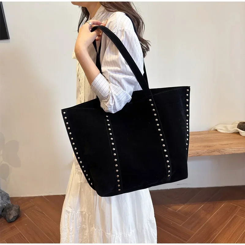 Y2kn Frauen Niet Tote Tasche Herbst Und Winter Neue Vielseitige Casual Schulter Unterarm Tasche Marke Designer Mode Einfache Handtasche – Detail 18