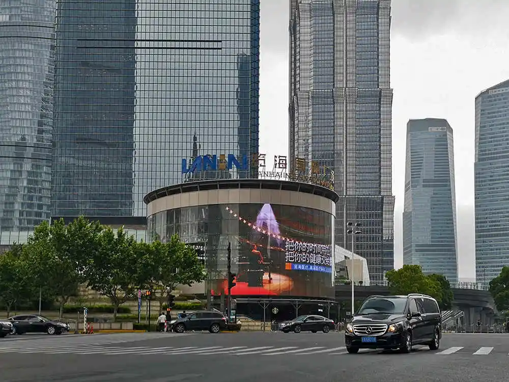 LED Flying Carpet DisplayHigh Cost-effectiveness P16mm HD Transparent Display Screen Advertising Media Facade 3D Video Fixed Ins