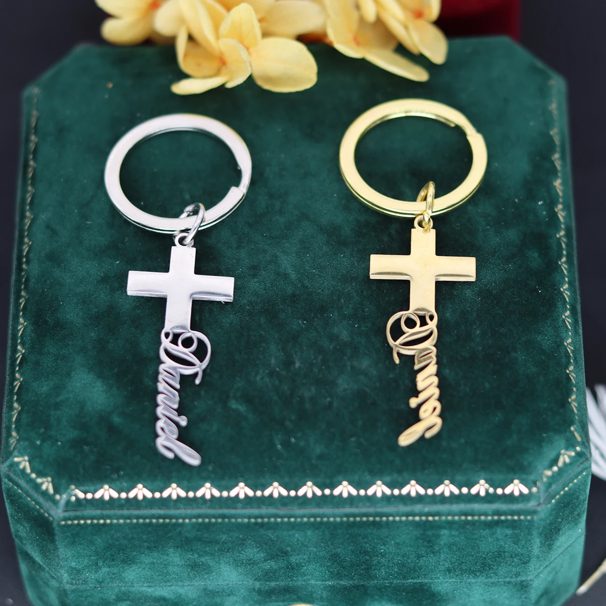 QIAMNI Jesus Christ Cross Pendants Keychain for Women Men Custom Name Keyring Stainless Steel Religious Faith Key Chains Jewelry