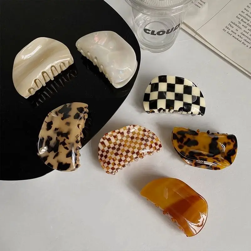 Hot Selling Acetate Hair Claw Medium Size Colorful Grid Plaid Stripe Hair Clip Shark Clips Girls Women Hair Accessories