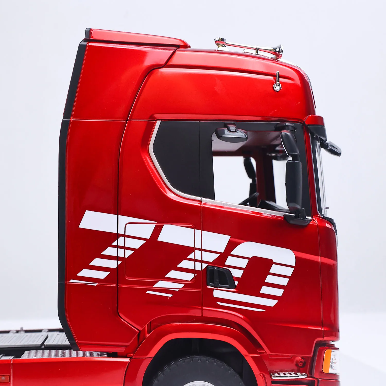 1501A 1/18 HUINA RC Traktor und 3-Achs-Sattelanhänger 19CH RTR 770S 2.4G Sound-Licht-System Ferngesteuertes LKW-Modell – Detail 24
