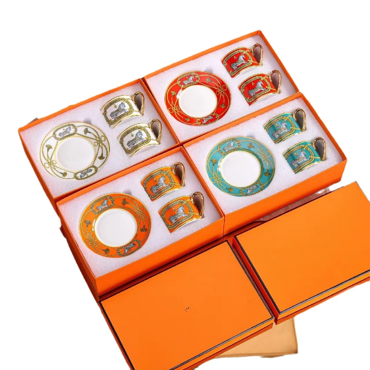 

Кофейная чашка из костяного фарфора в европейском модном стиле с блюдцем и картой лошади, роскошная подарочная чашка для домашнего освещения, чашка для послеобеденного чая