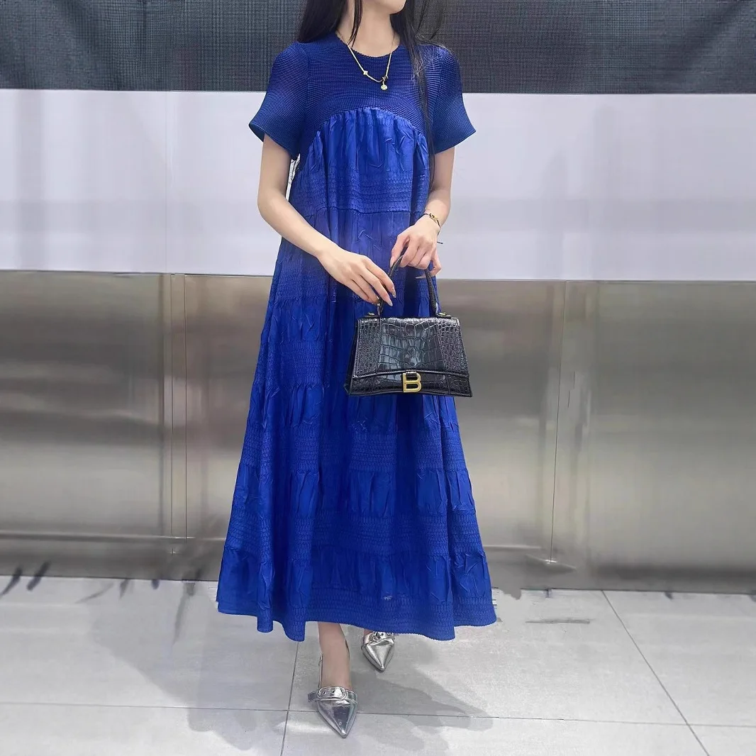 Miyake Lockeres, plissiertes, besticktes Kleid für Damen, Rundhalsausschnitt, kurze Ärmel, A-Linien-Kleider, 2025, Sommer, neue Flut