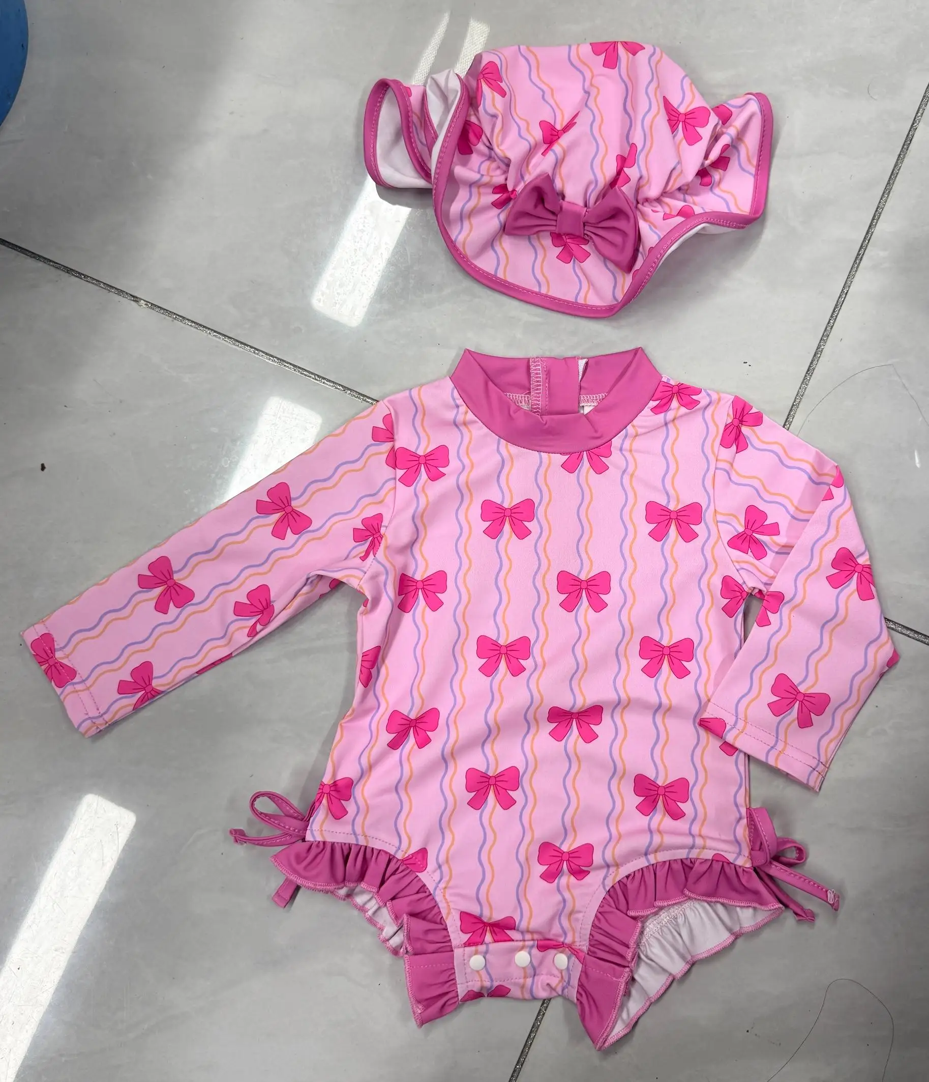 

Toddler Kids Baby Girls Summer Swimsuits Long Sleeve Bow Print Bikinis with Hats Swimwear Bikinis Bathing Suits Beachwear