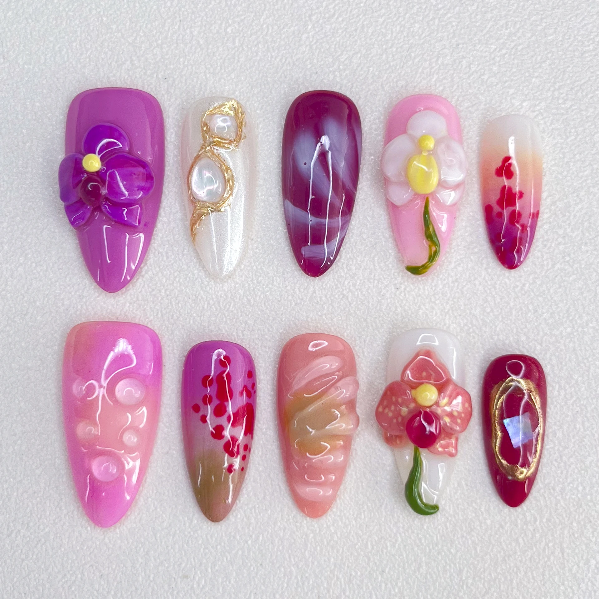 Flower Relief Series Handmade Fake Nail Manicure Press-on Nails Medium Almond Length Mandarin Duck Color Scheme Embellishment