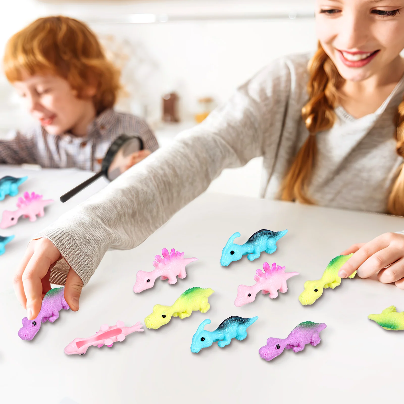 30 Pcs Catapult Dinosaur Toy Finger Slingshots Toys Flight Animal Flying Stretchy Plastic Bendable Animals Party Games Child