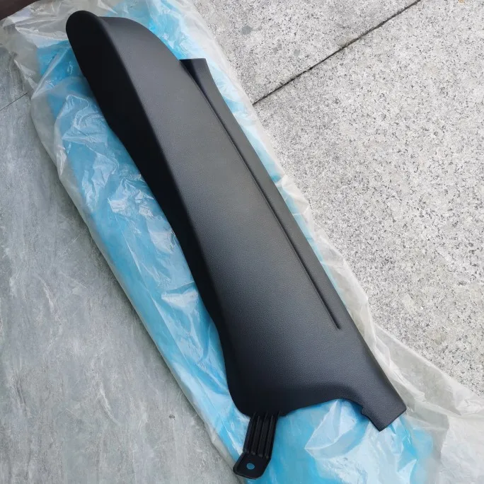 Applicable to the original factory of 11-23 new Passat C-pillar lower trim panels