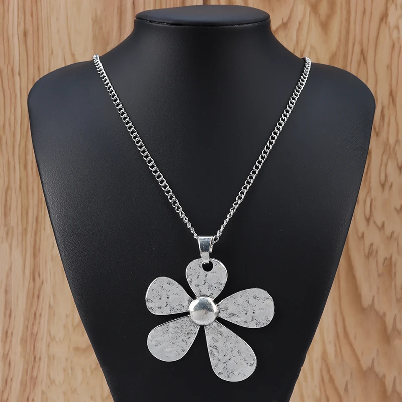 1 Piece Antique Silver Color Large Simple Flower Pendant Necklace Jewelry On Long Curb Lagenlook Chain For Women 34 Inches