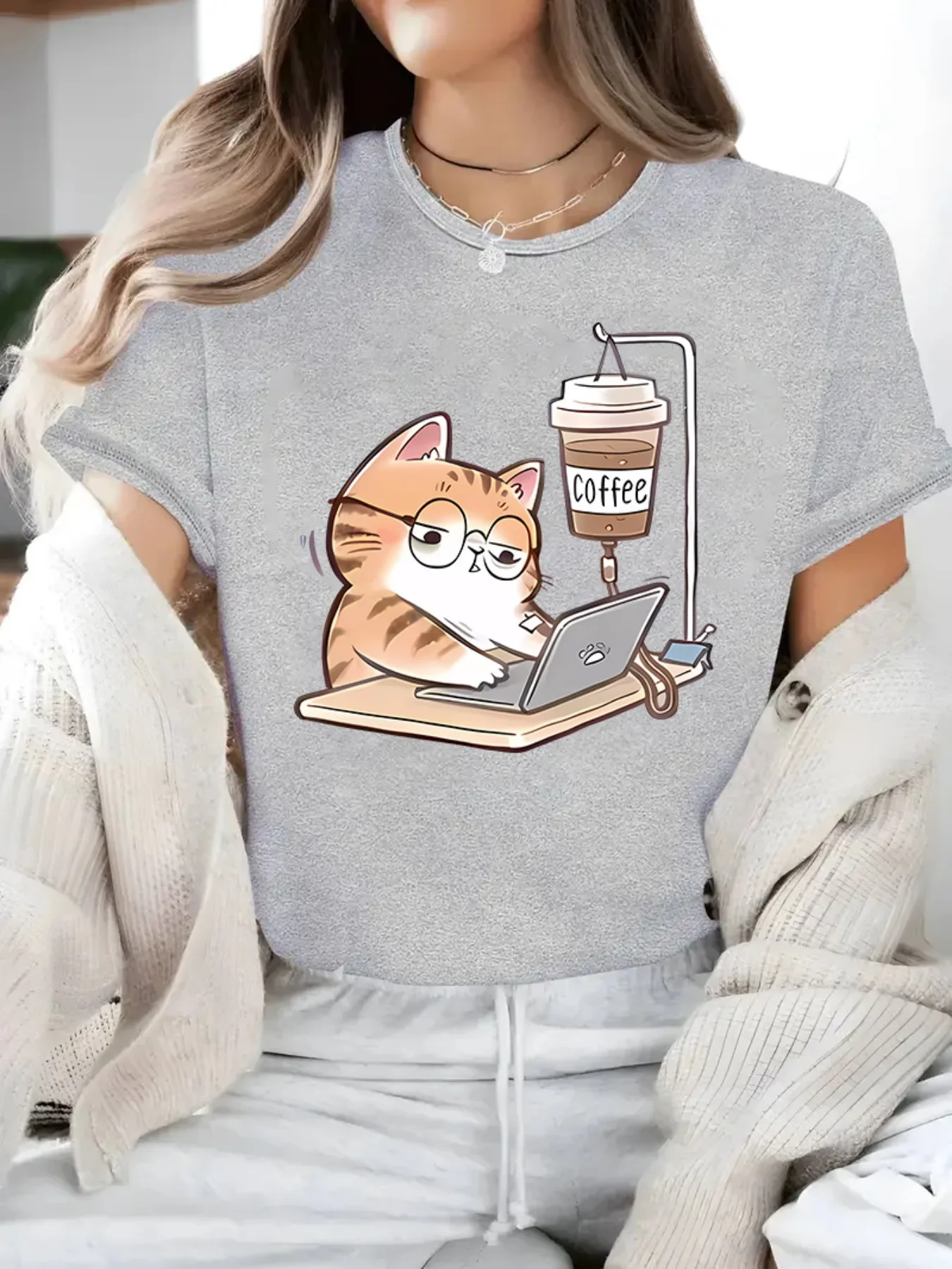 Fashionable Women Cartoon Forced To Work Kitten Print T-shirt Soft Elastic Round Neck Casual Top for Daily and Vacation Wear