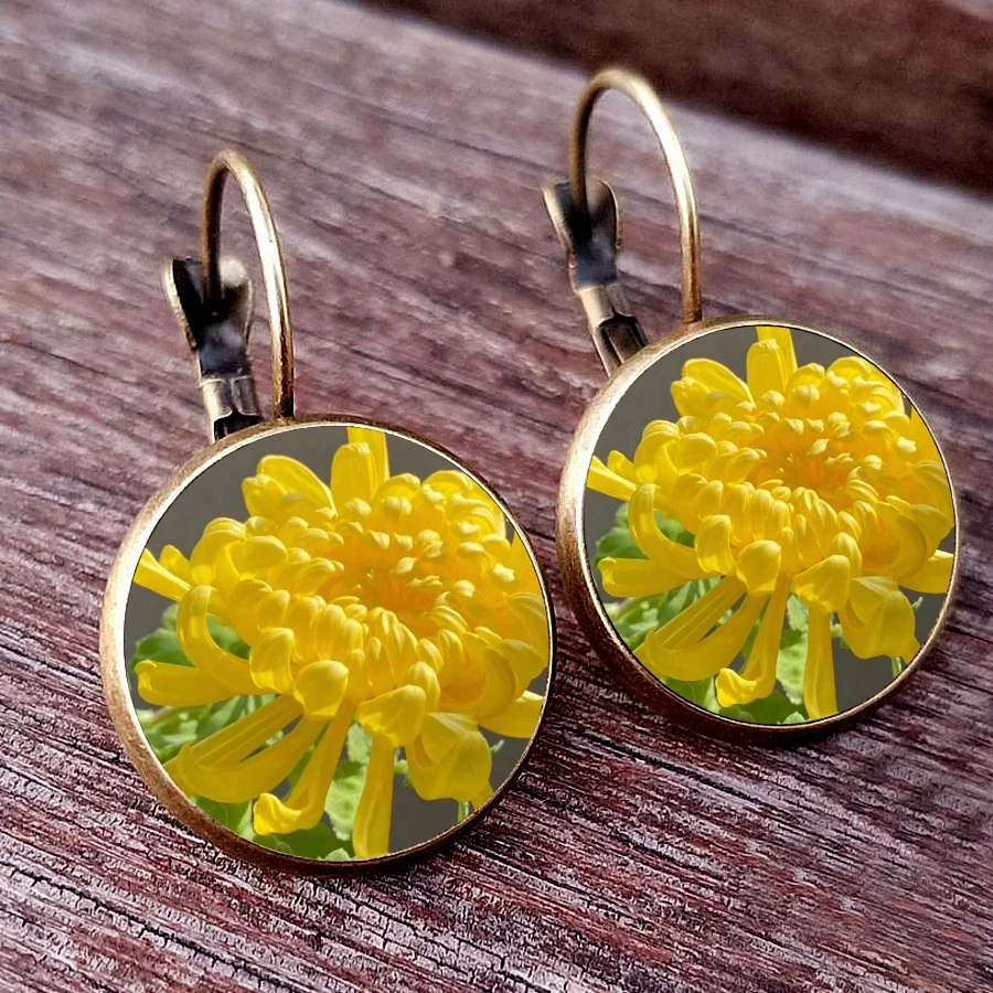 Yellow Daisy Flower Girl Stud Earrings Fashion France Earrings for Women Ear Hook Earrings chrysanthemum Glass Cabochon Earring