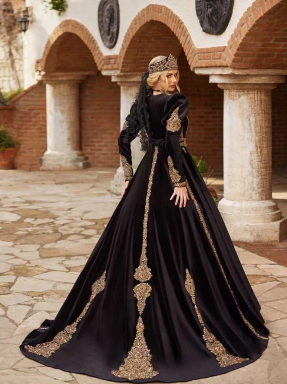 Black Velvet Gold Embellished Evening Dress Luxury Kaftan Party Crystals Eleagnt Gown Floor-length Customized Robe De Mariée