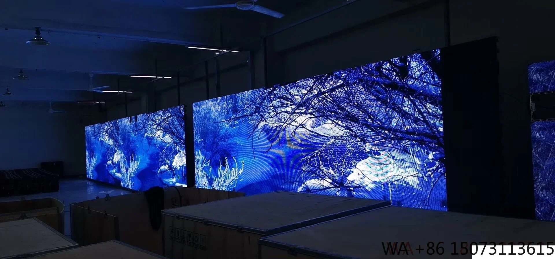 

Indoor P2.5 Small Pitch LED Screen Ultra Thin Seamless Splicing Display 5x2m