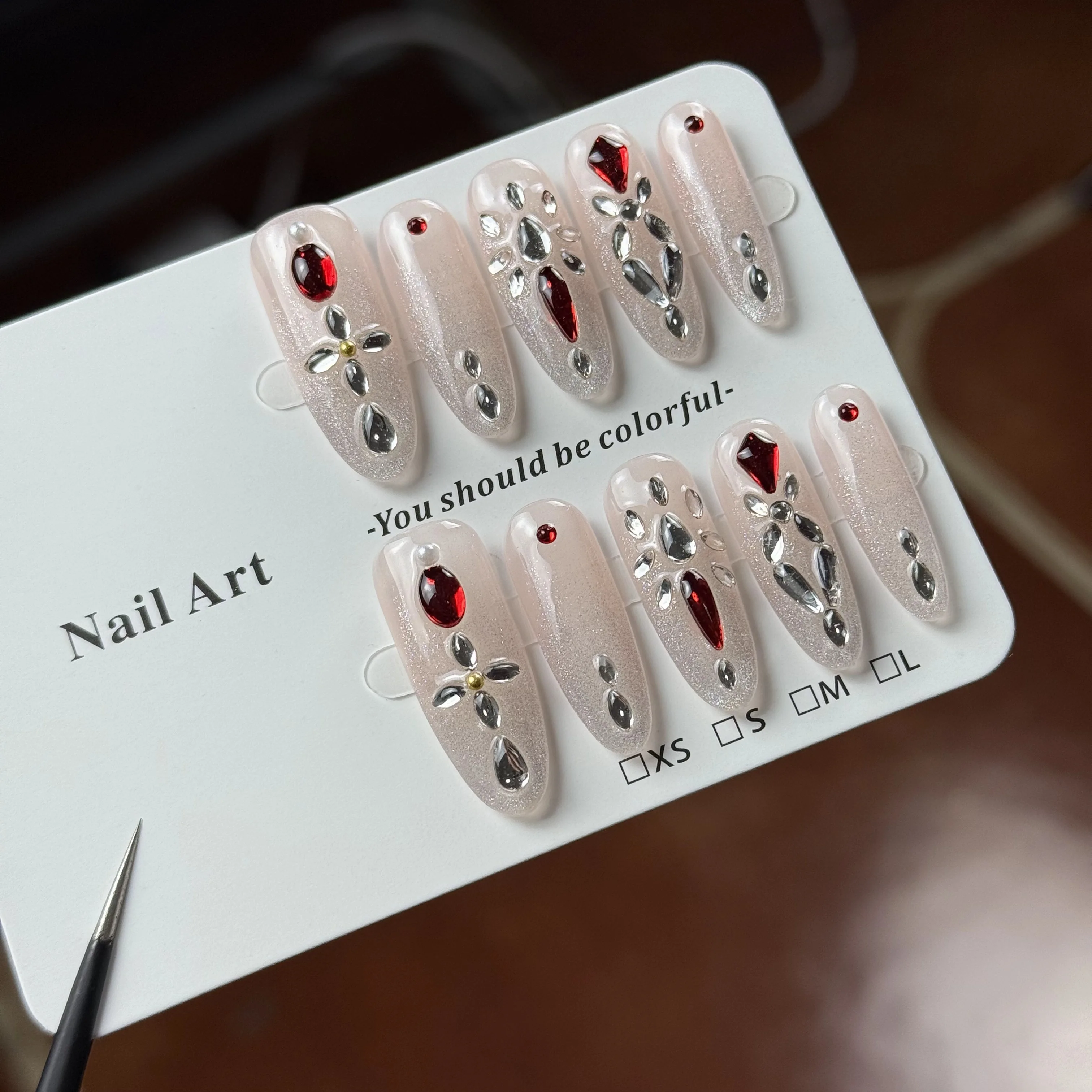 10 قطع من الأظافر المزيفة الفاخرة والأنيقة، باللون الذهبي المبهر، مرسومة يدويًا ثلاثية الأبعاد لعيون قطة الياقوت المصنوعة يدويًا