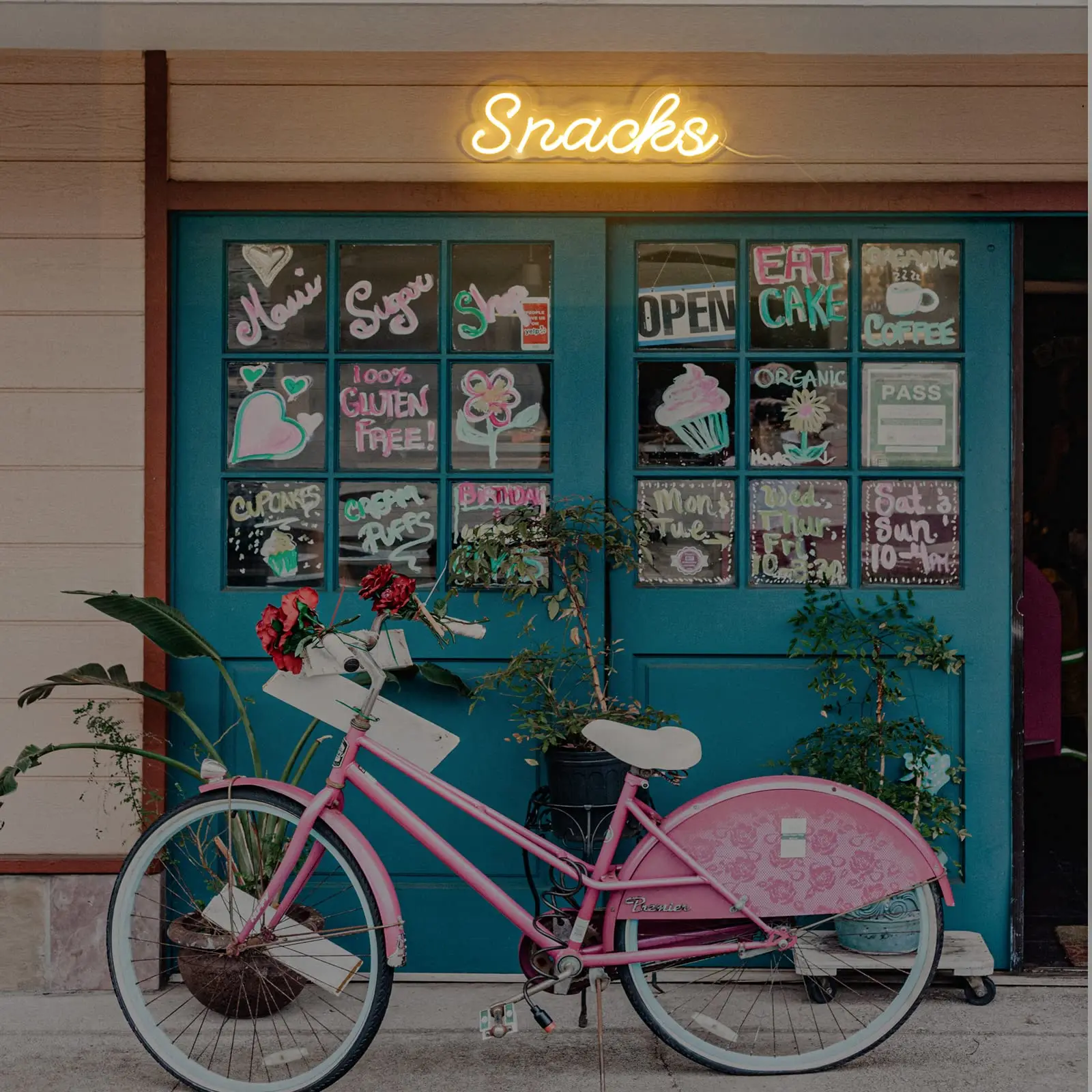 Snacks Neon Sign, Snack Bar Sign Art Wall Decor,  Warm White Snacks Neon Light Sign, for Cake Candy Shop Snack Stall